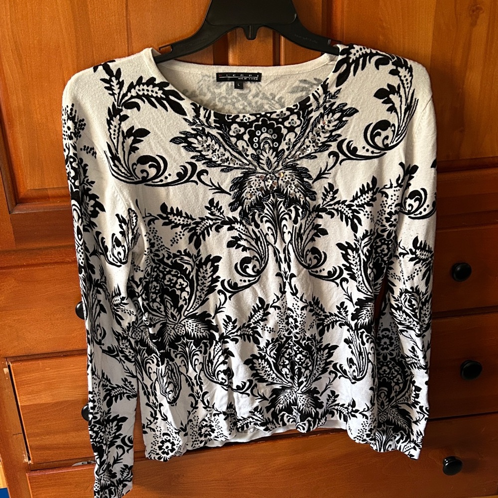 Pierri New York Black and Cream Floral Sweater